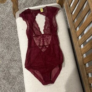 Elegant Lace Burgundy Chemise